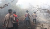 Kerahkan Seluruh Kekuatan! Kapolres Kotim Pimpin Langsung Pemadaman Karhutla di KM 7 Jalan Cilik Riwut