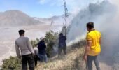 Karhutla Bromo: Api Mengarah ke Ngadisari, Polres Probolinggo Gerak Cepat Padamkan Api di Blok Seruni