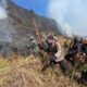 Polres Probolinggo Terjunkan Personel Bantu Padamkan Kebakaran Hutan di Gunung Bromo