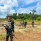 Satgas Yonif 645 GTY Pos Muara Nawa Melaksanakan Kegiatan Membangun Gereja Di Distrik Airu