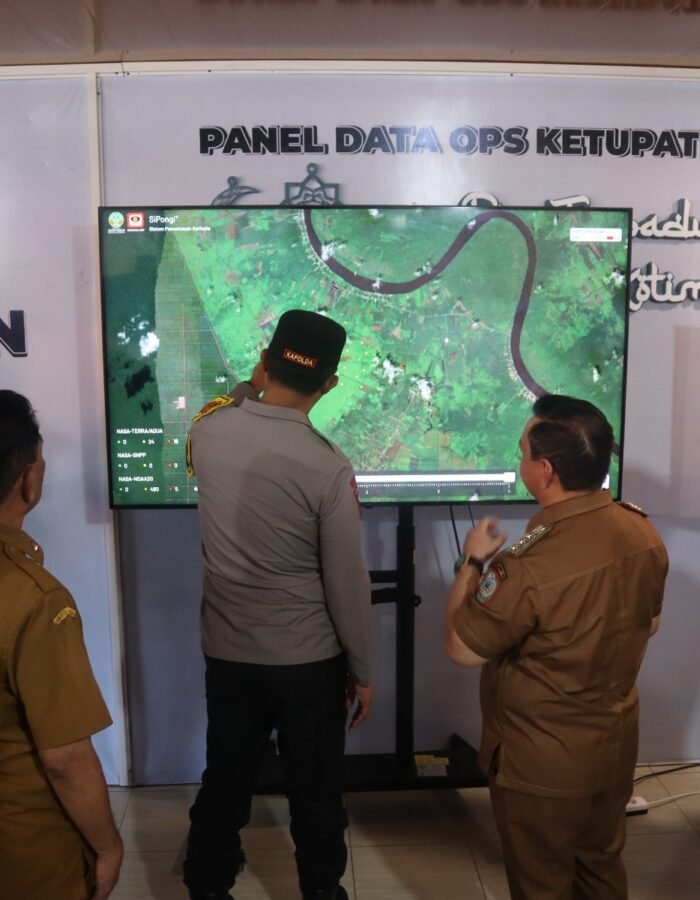 Kapolres Kotim Dampingi Kapolda Kalteng Tinjau Pos Satgas Karhutla di Jl. Jend. Sudirman Km 3 Sampit