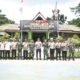 Kapolres Sanggau AKBP Kadek Ary Mahardika Kunjungi Pos Kotis Satgas Pamtas RI-Malaysia Yonarmed 19/Bogani, Perkuat Sinergitas TNI-Polri
