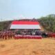Satgas Pamtas RI-Malaysia Yonarmed 19/Bogani Bersama 500 Warga Kibarkan Bendera Merah Putih Raksasa di Perbatasan Jagoi Babang