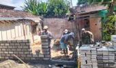 Tingkatkan Kualitas Hidup Warga, Kopka Slamet Prasetiyo Dampingi Renovasi RTLH Dan MCK Di Pakunden