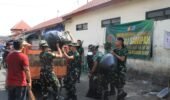 Kodim 0728/Wonogiri Bersihkan Pasar Sidoharjo Sambut HUT TNI dan Kodam IV/Diponegoro