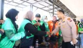 Bangun Sinergi, Kapolres Gresik Gelar Dialog Interaktif dan Bagi Bansos ke Driver Ojol