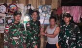 Wujudkan Perbatasan Aman, Satgas Pamtas RI-Malaysia Yonarmed 19/Bogani Terima Penyerahan Senjata Rakitan dari Warga Perbatasan