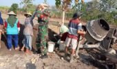 Talud Jalan Jurangjero Digarap Gotong Royong, Babinsa Turun Langsung Bantu Warga