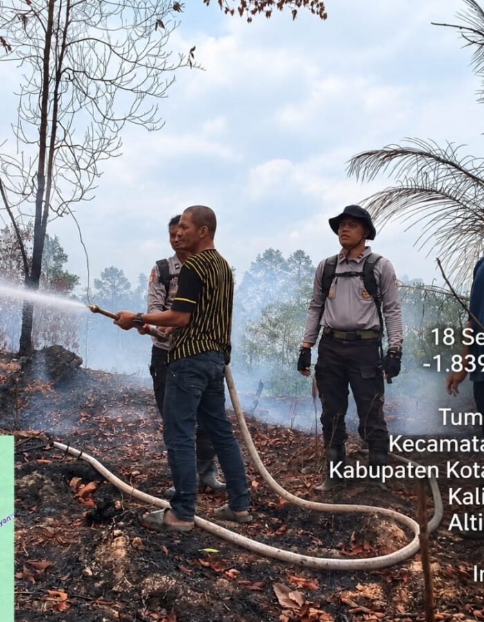 Polsek Mentaya Hulu Polres Kotim Berjibaku Padamkan Firespot di Desa Tangar dan Desa Tumbang Kaminting