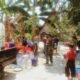 Kemarau Belum Usai, Babinsa Wonosegoro Dampingi Droping Air Bersih untuk Warga Jlobog