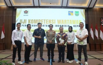 HADIRI UKW PWI KEPRI, KABIDHUMAS POLDA KEPRI DORONG PEMBERITAAN AKURAT DAN KONSTRUKTIF