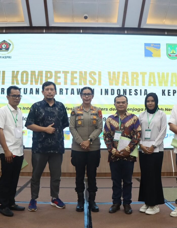 HADIRI UKW PWI KEPRI, KABIDHUMAS POLDA KEPRI DORONG PEMBERITAAN AKURAT DAN KONSTRUKTIF