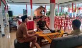Tingkatkan Kondusifitas Wilayah, Babinsa Ngadirejo Gelar Komsos Bersama Aparat Kelurahan