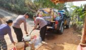 Polres Trenggalek Pasok Ribuan Liter Air Bersih Pakai Mobil Patroli Modifikasi