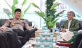 Perkuat Sinergi dengan Ulama, Kapolri Silaturahmi dengan Rais Aam PBNU di Surabaya