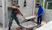 Wujud Kepedulian TNI, Babinsa Koramil 0808/04 Sanankulon Dampingi Pembangunan RTLH Di Desa Jeding