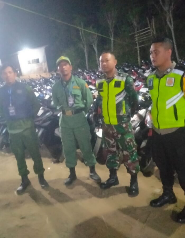 Ciptakan Rasa Aman , Babinsa Purwantoro Amankan Kejuaraan Voli