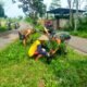 Jaga Kelestarian Lingkungan, Babinsa Ngadirejo Bersama Warga Gotong Royong Tanam Pohon Saman Dan Trembesi